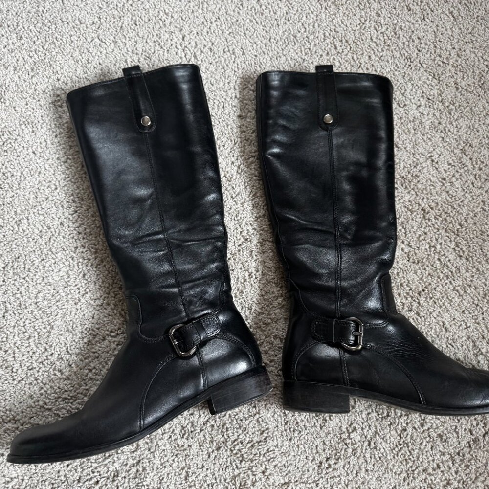 9.5 LeCanadienne Boots